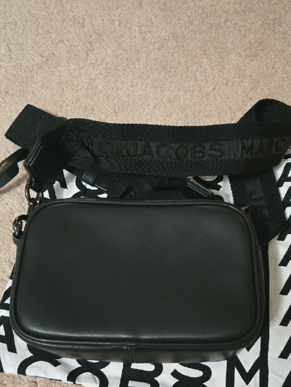 Authentic Original Marc Jacobs Black Leather Camera Logo Bag Dust Bag Included - Picture 2 of 7